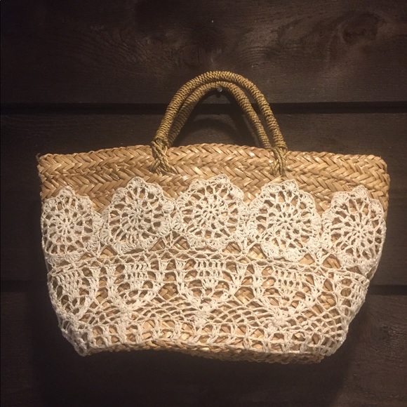 Nicole Lee Handbags - NICOLE LEE STRAW PURSE